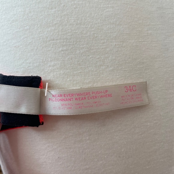 Victoria secret push up - Picture 3 of 3